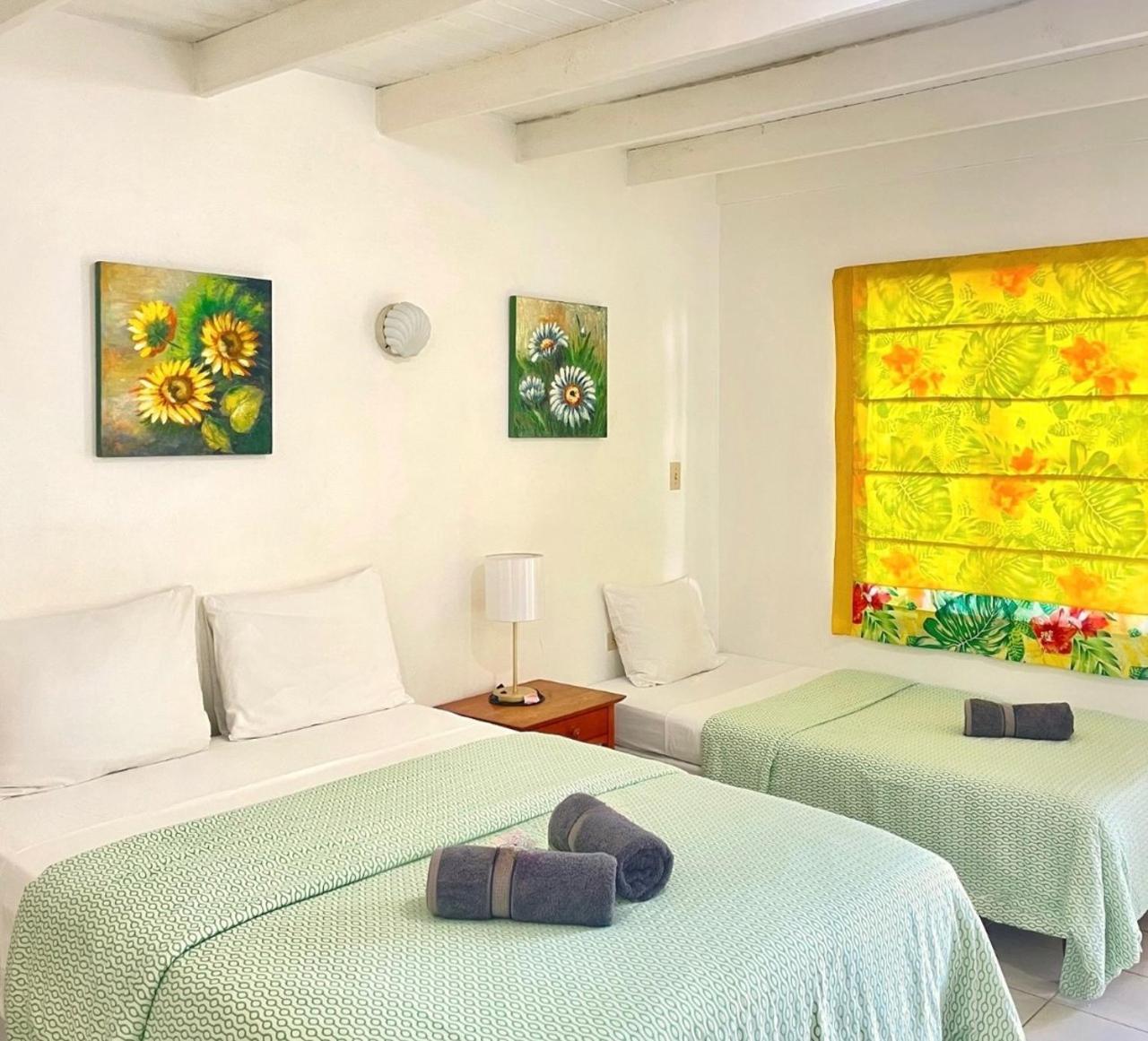 Bananaquit Tobago -Stay Near The Beach Crown Point Bagian luar foto