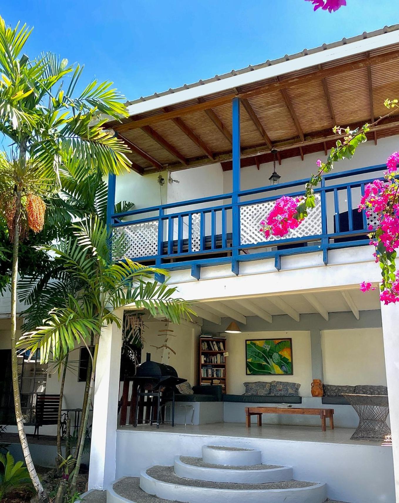 Bananaquit Tobago -Stay Near The Beach Crown Point Bagian luar foto